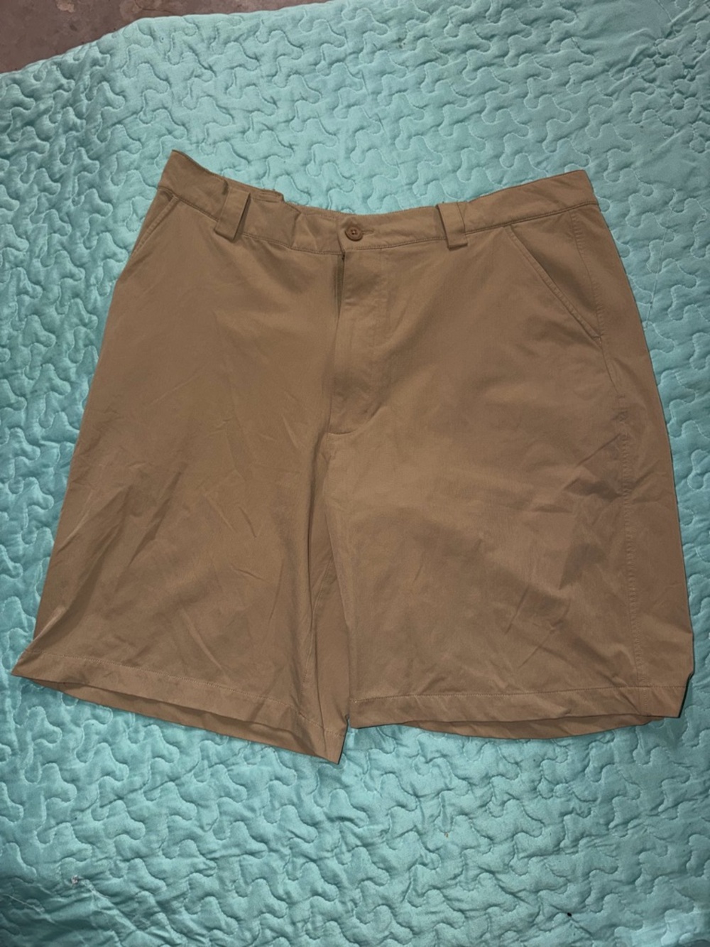 Mens Under Armour Khaki Performance Shorts Size 36R
